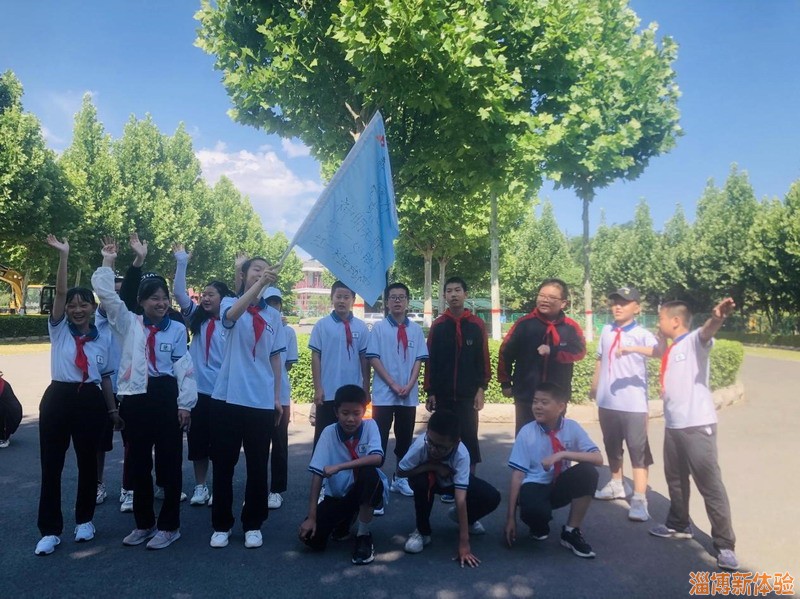 2021年6月某小學(xué)重走長(zhǎng)征路主題活動(dòng)