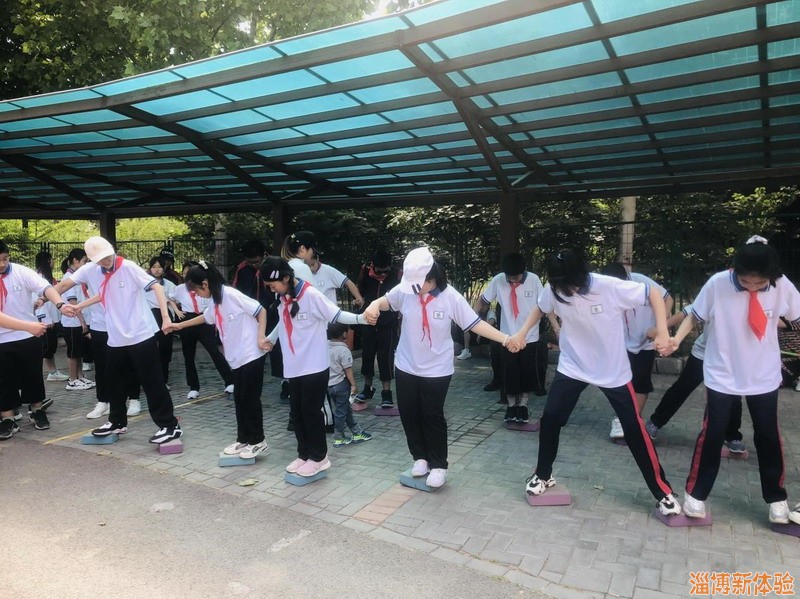 2021年6月某小學(xué)重走長(zhǎng)征路主題活動(dòng)
